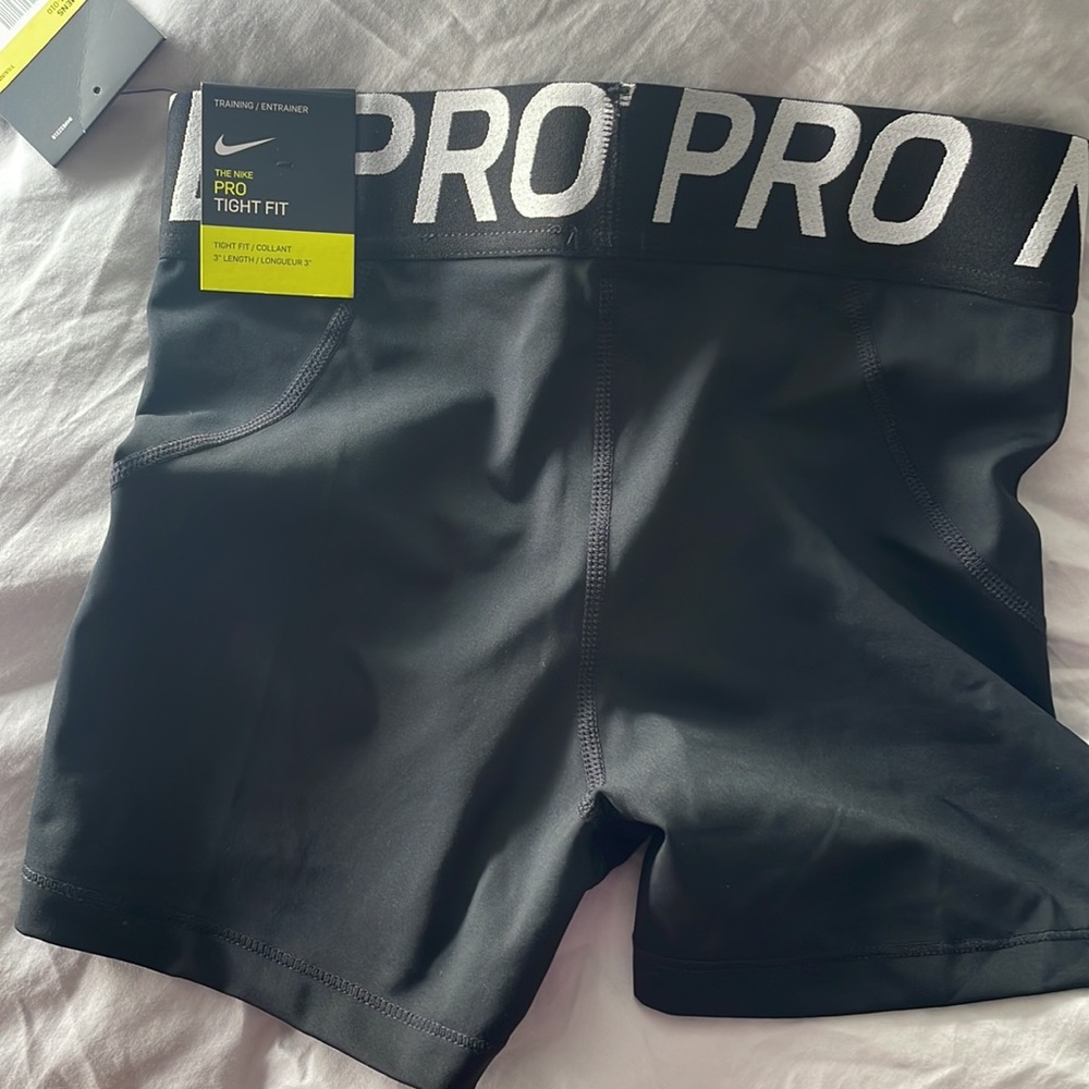 Shorts - Picture 3 of 3